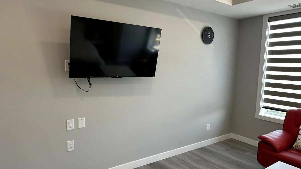 Prime Modern Studio Apartment Near Downtown 温尼伯
