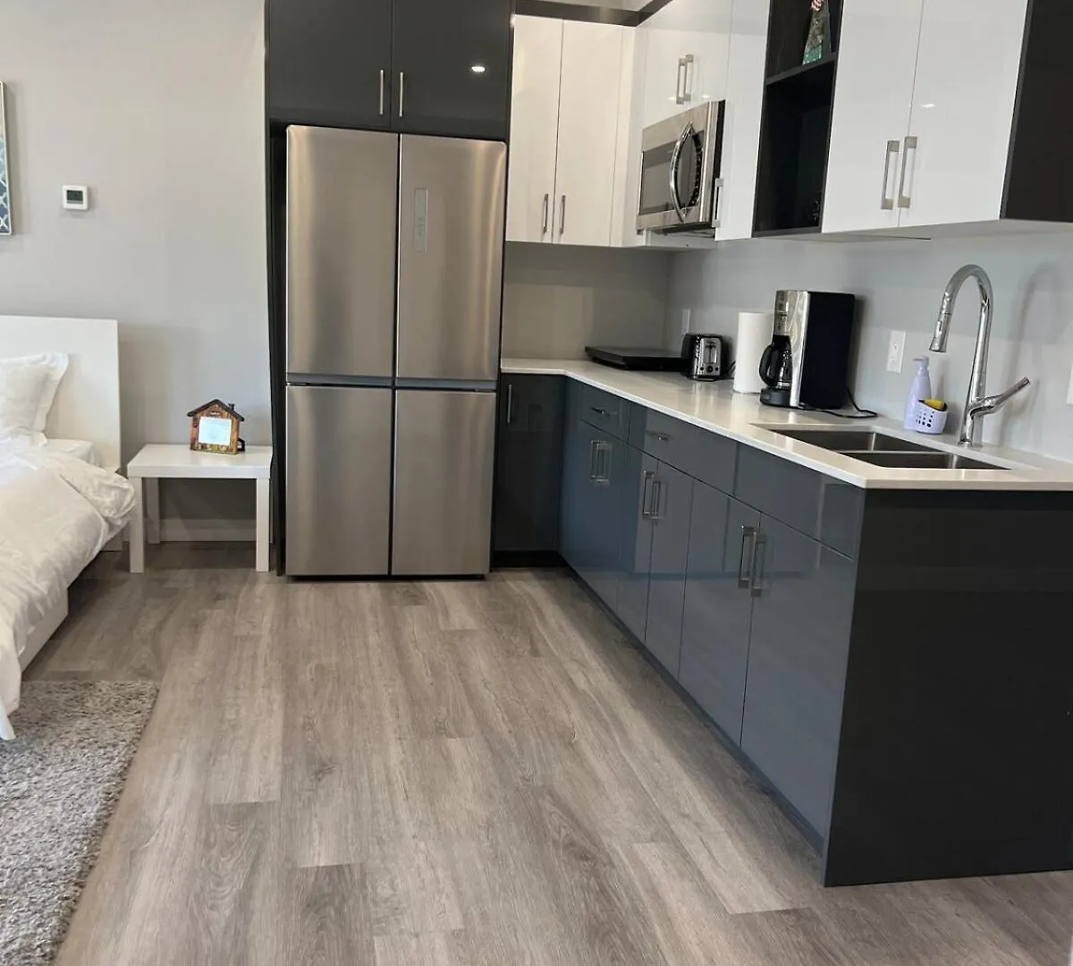 Prime Modern Studio Apartment Near Downtown 温尼伯 0*,